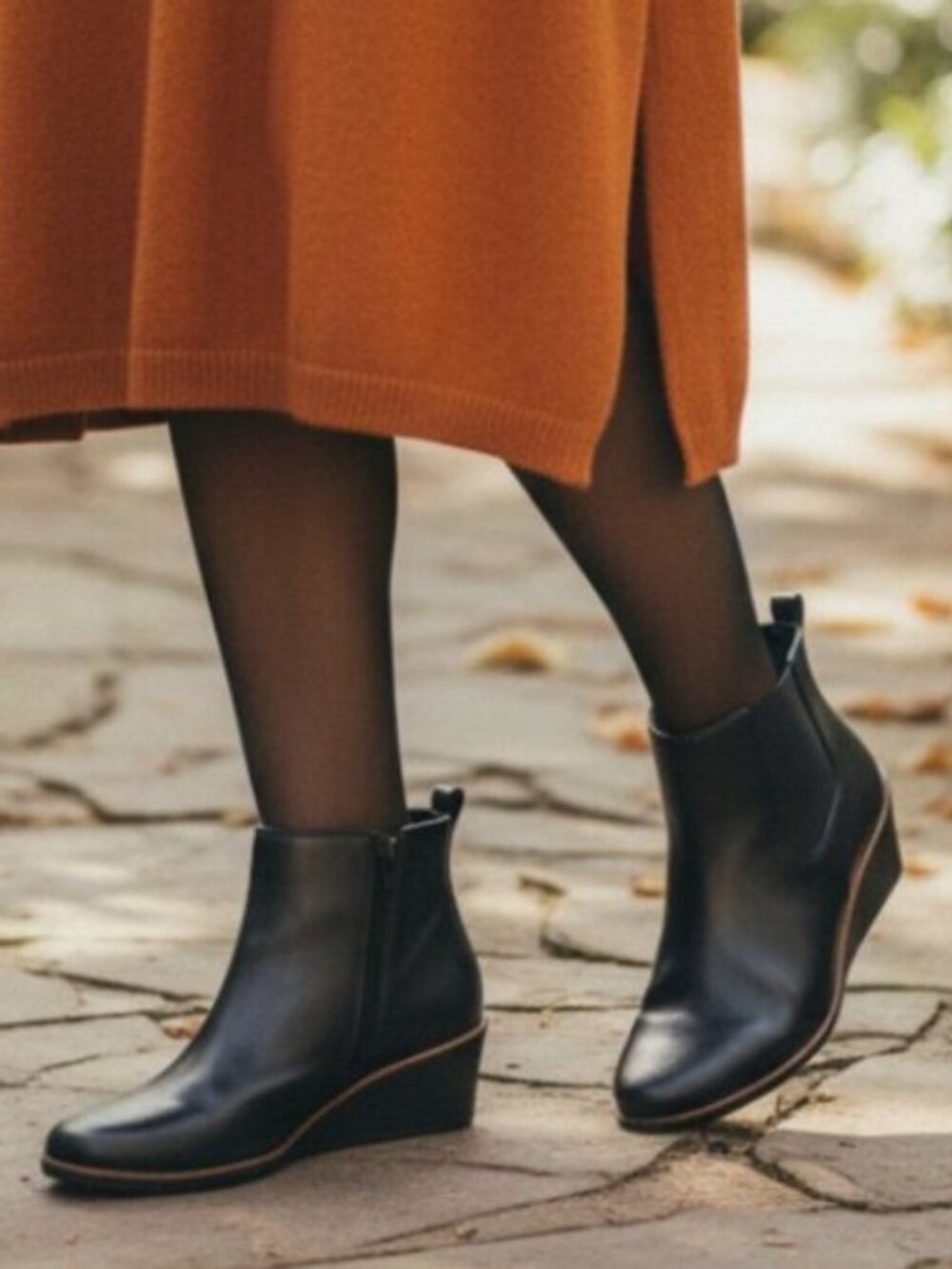 AEROSOLES Brandi Black Wedge Boots 10 11 Wide Ankle Chelsea Booties Minimalist